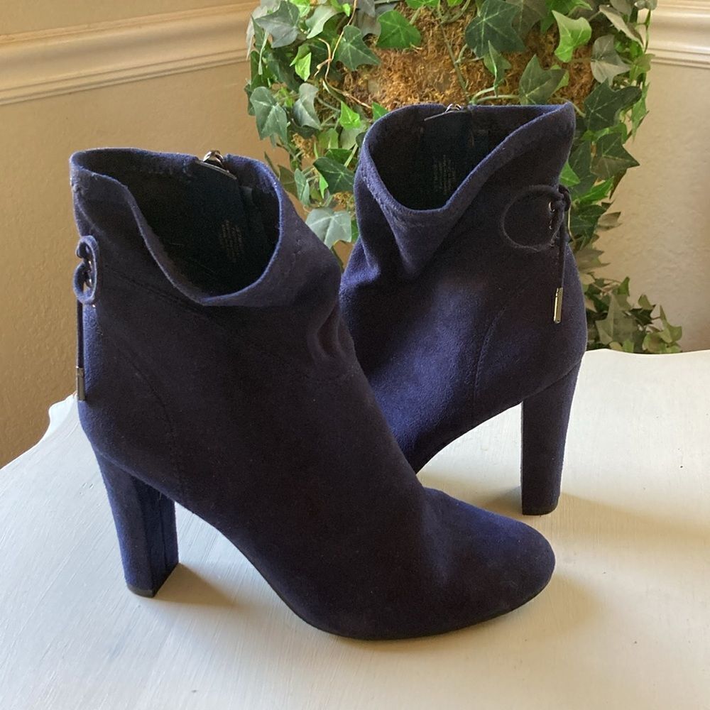 Circus By Sam Edelman Micro Suede Navy Janet Ankle Boots Size 7M EUC